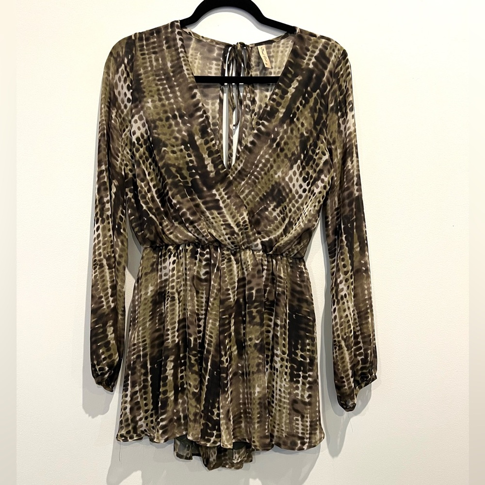 Final Touch Long Sleeve Olive Green Romper Sheer Back Keyhole Size M